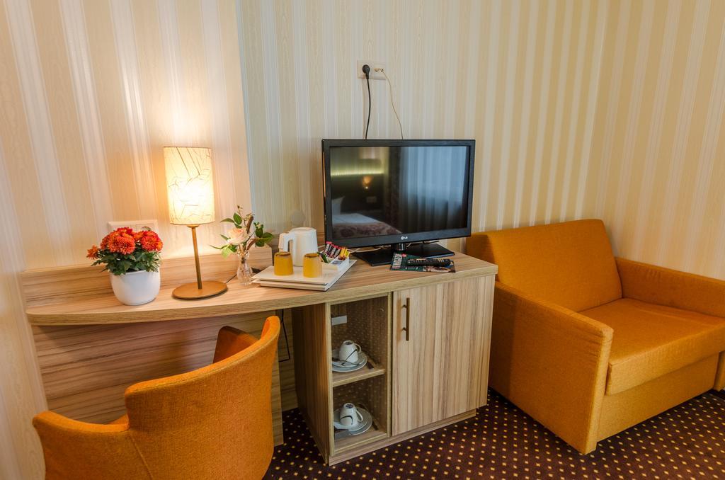 Hotel Alte Post Лерте Екстериор снимка