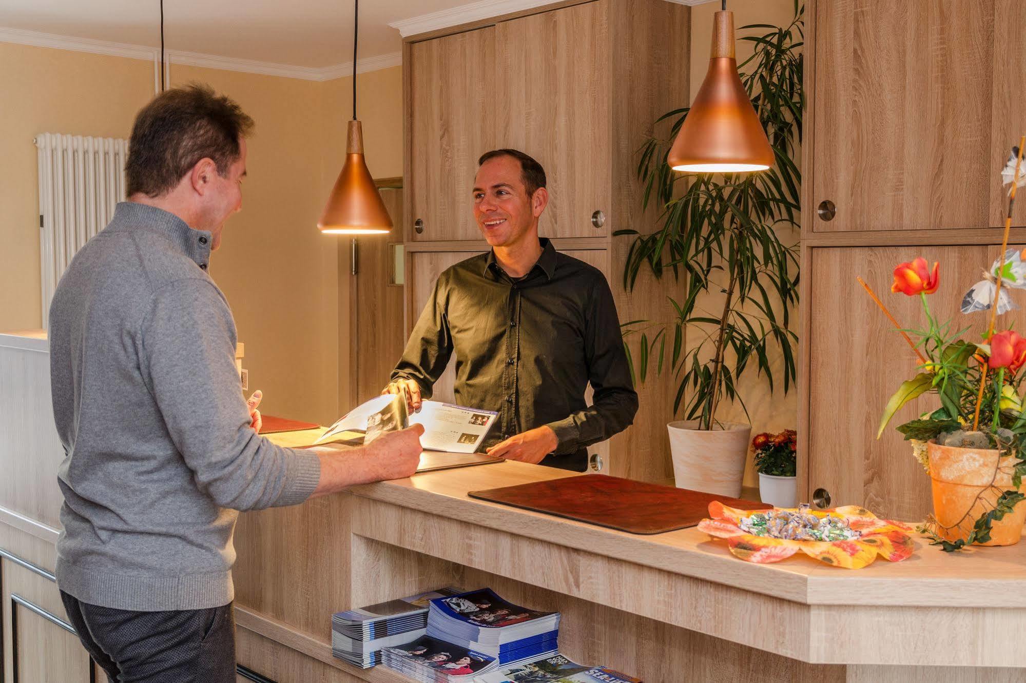 Hotel Alte Post Лерте Екстериор снимка